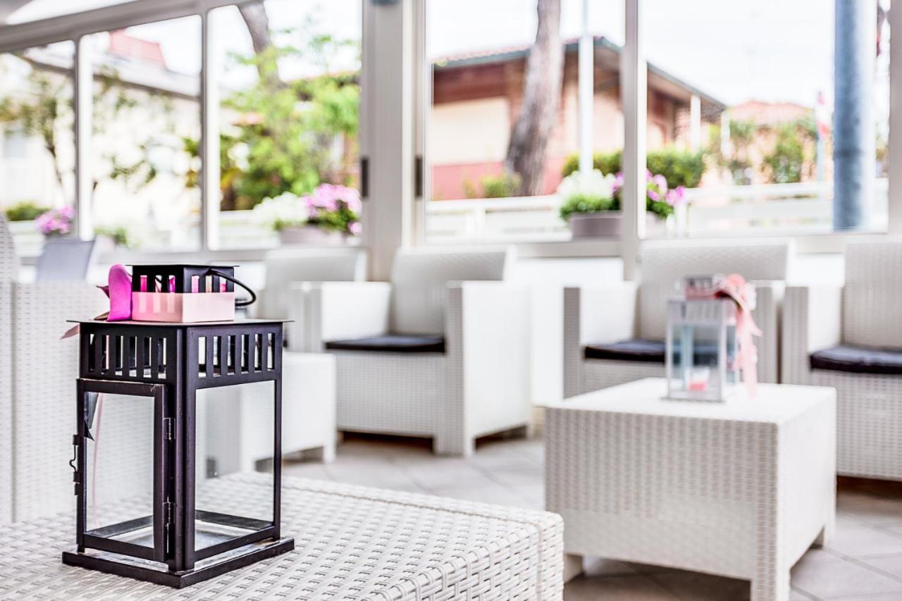 Anastasi Hotel E Residence Червия Экстерьер фото