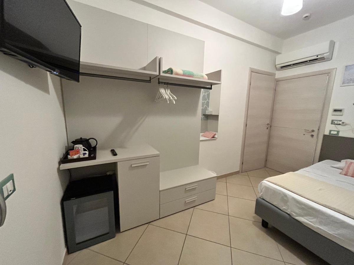 Anastasi Hotel E Residence Червия Экстерьер фото